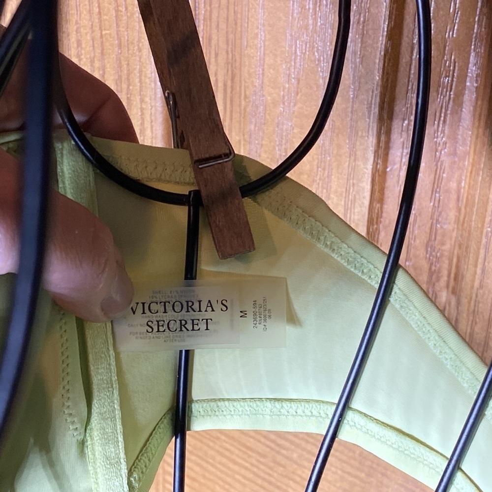 Victoria’s secret’s bikini top🏖 - Picture 4 of 5